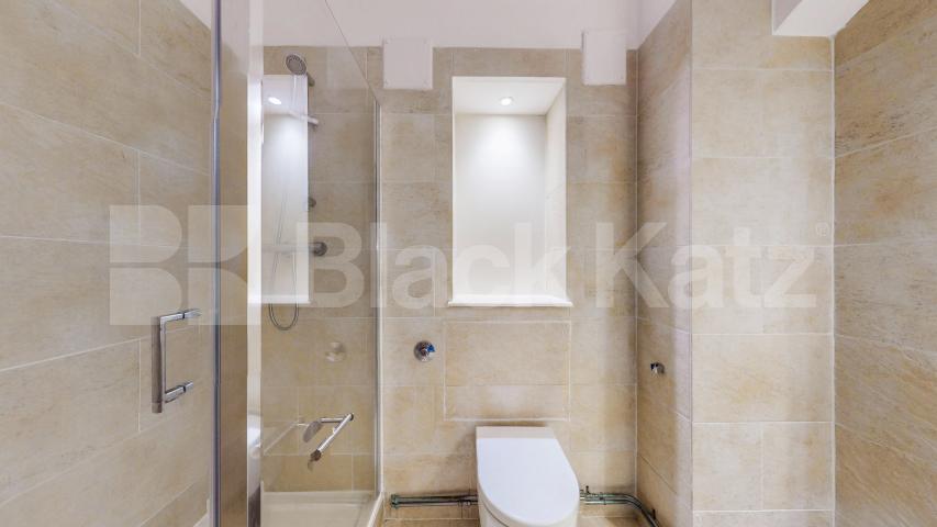 Spacious Studio located within a warehouse conversion with exposed brick  Ability View - Kingsland Road, Haggerston